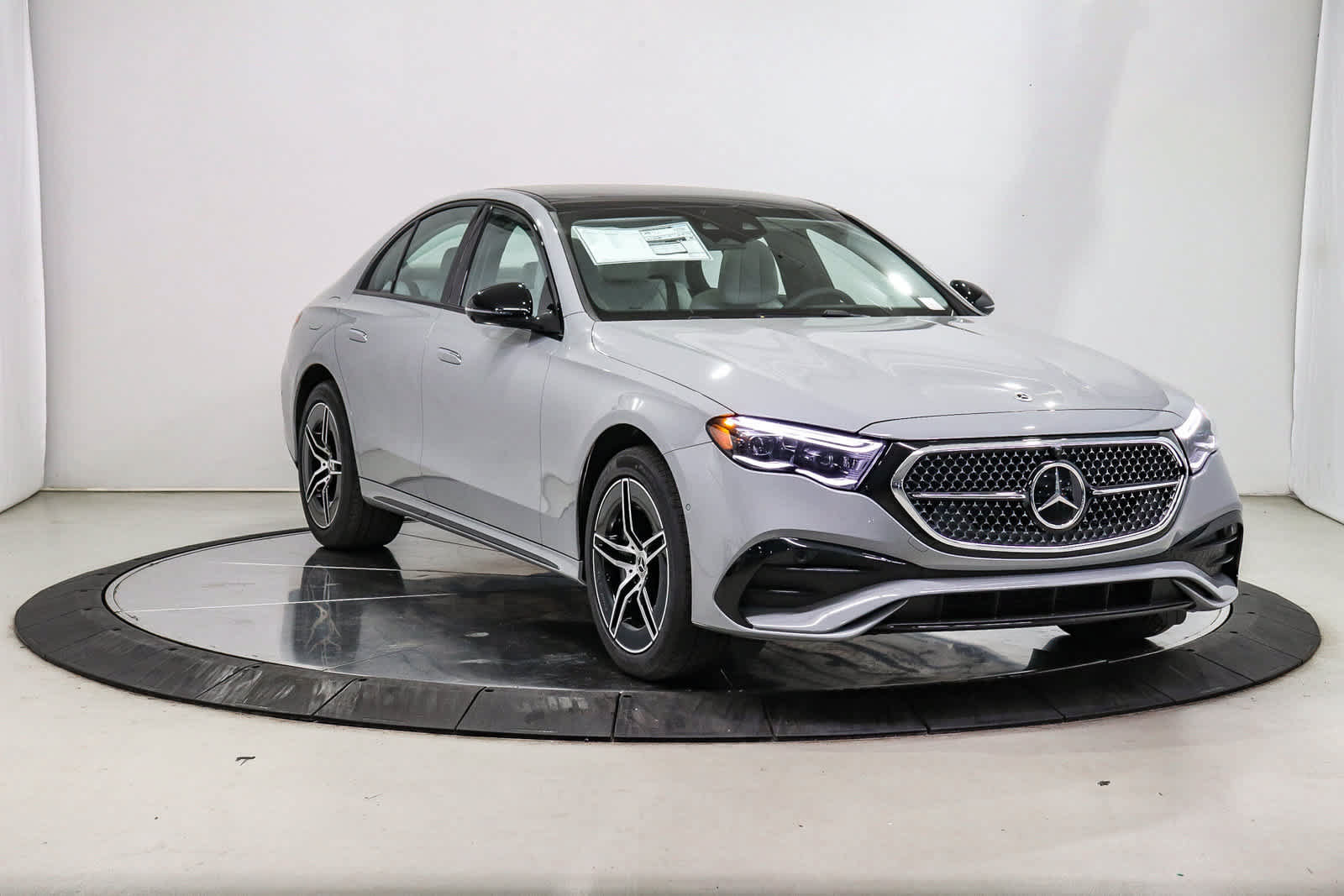 New 2026 Mercedes-Benz E 450 4MATIC Sedan image 5