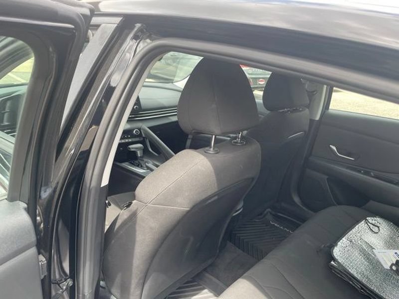 Used 2023 Hyundai Elantra SEL FWD image 13