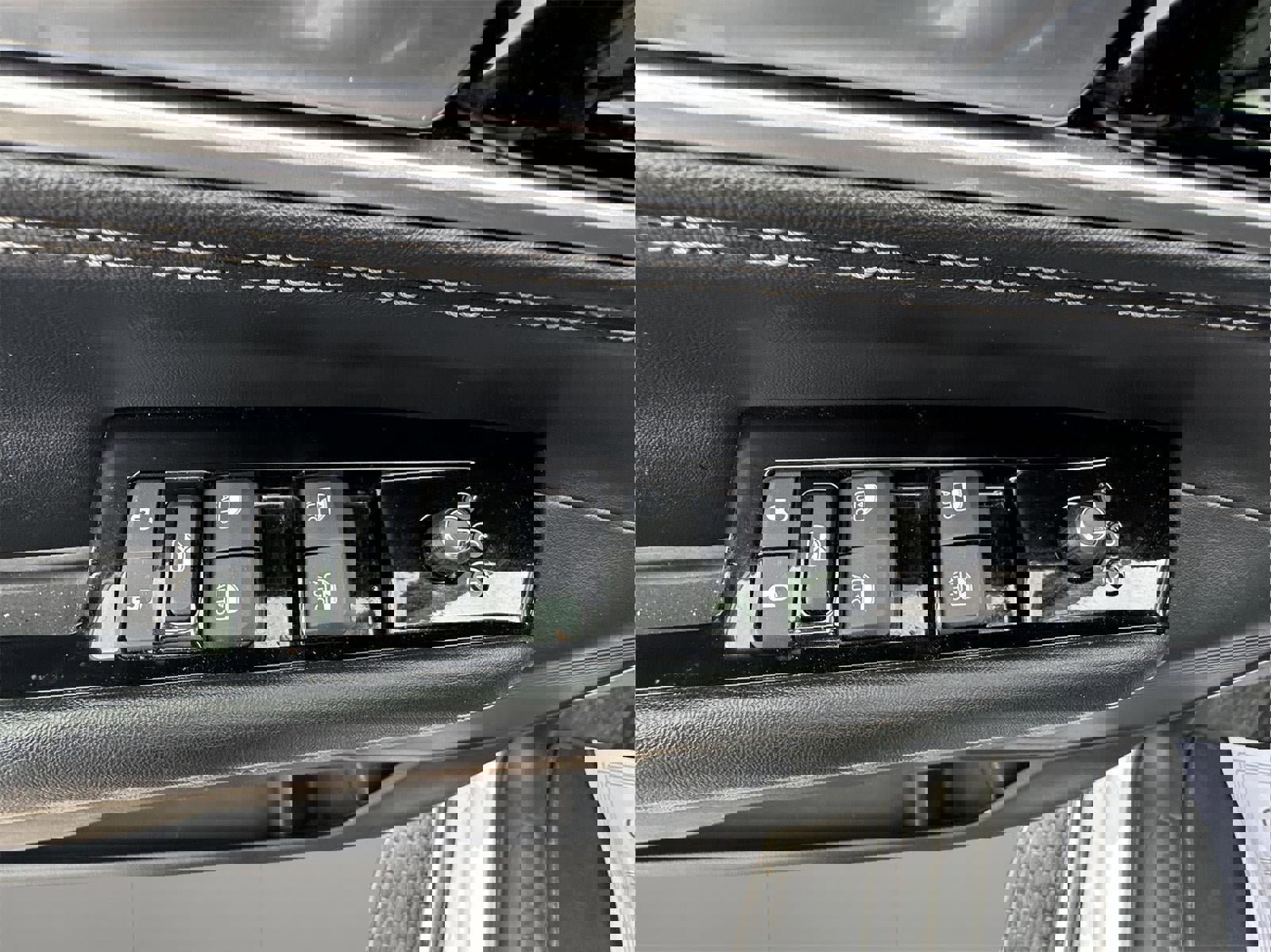 Used 2024 Jeep Wagoneer Series III AWD/4WD image 14