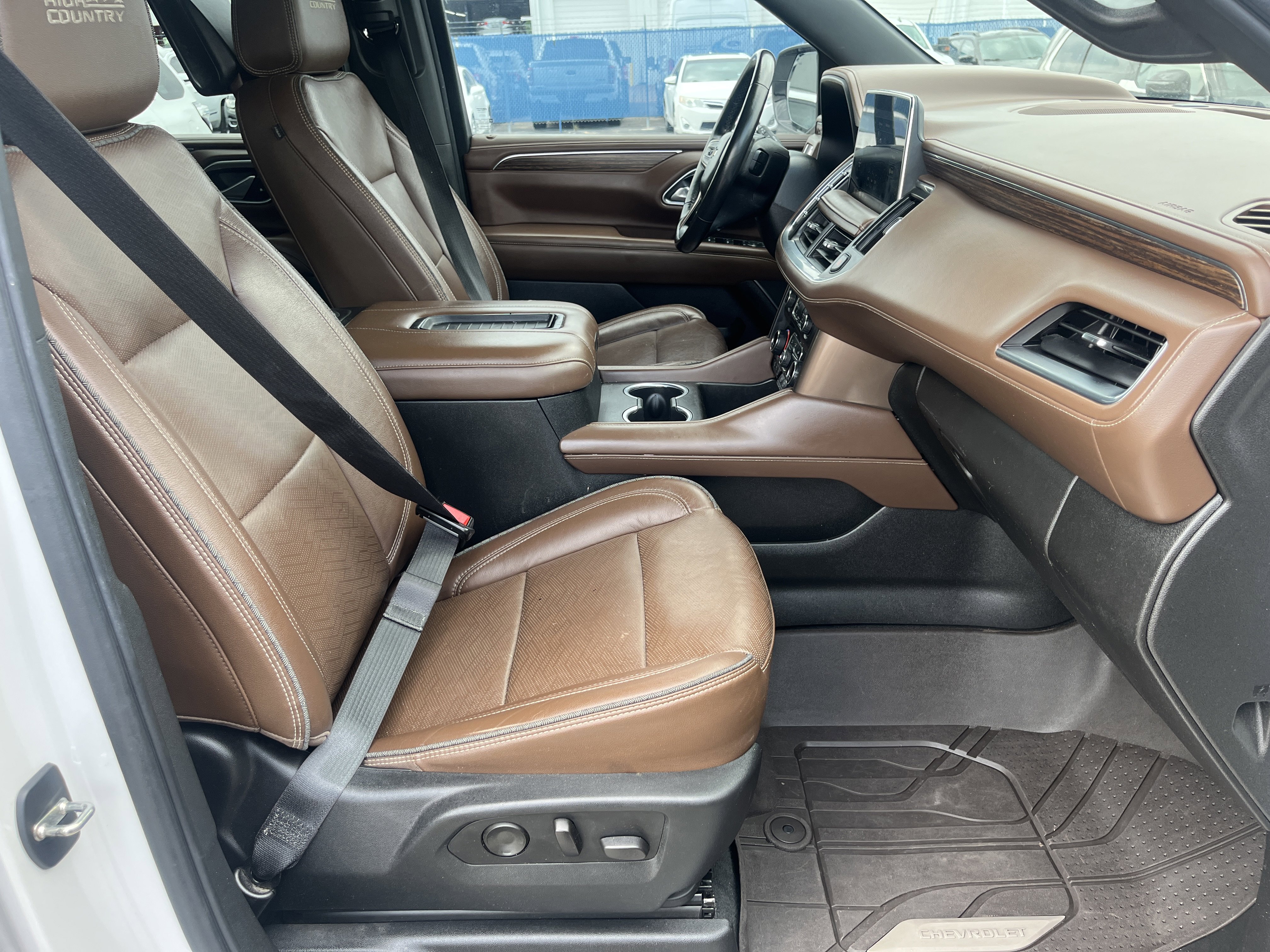 Used 2021 Chevrolet Tahoe High Country w/ Premium Package image 16