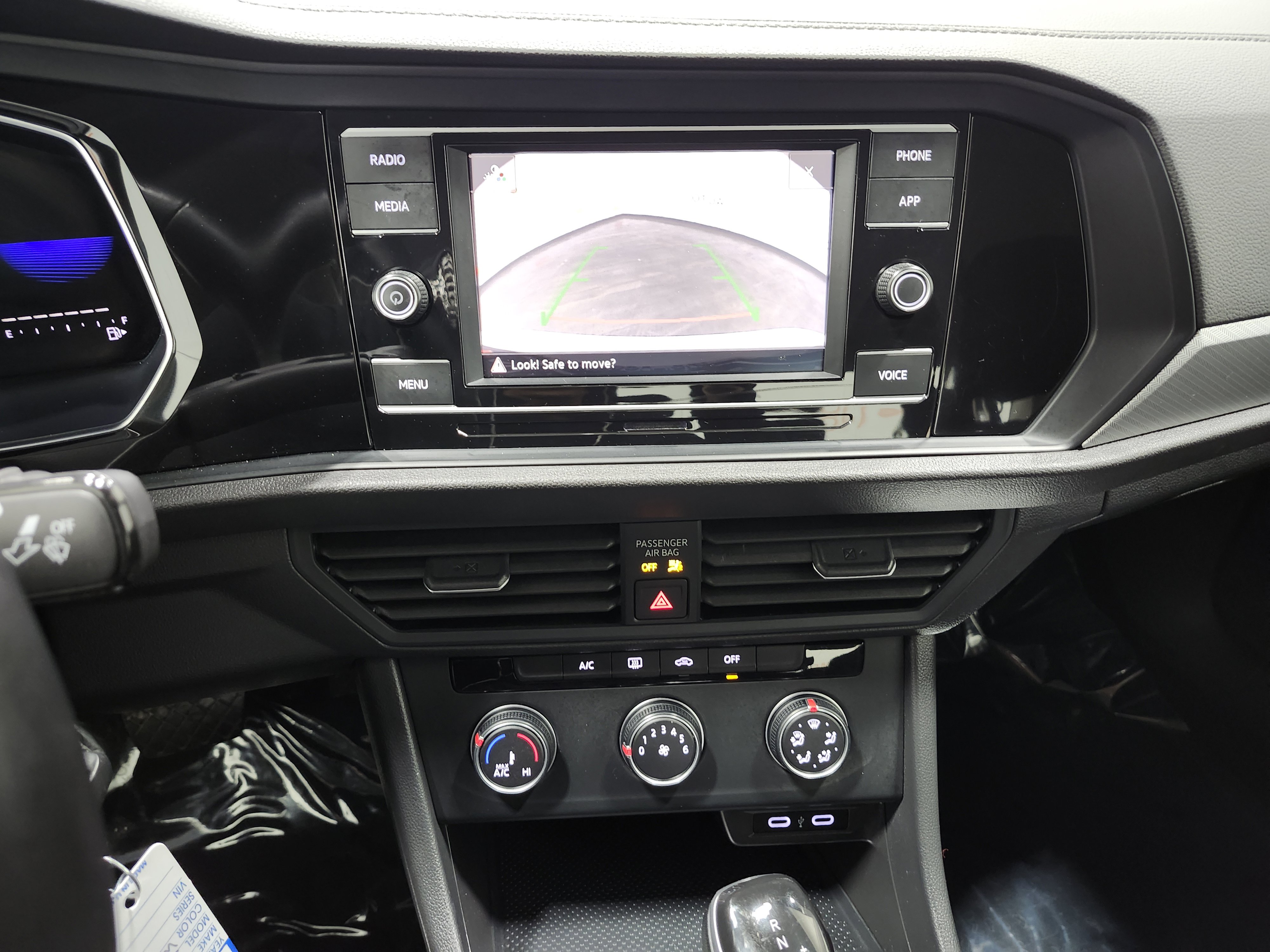 Used 2022 Volkswagen Jetta S image 28