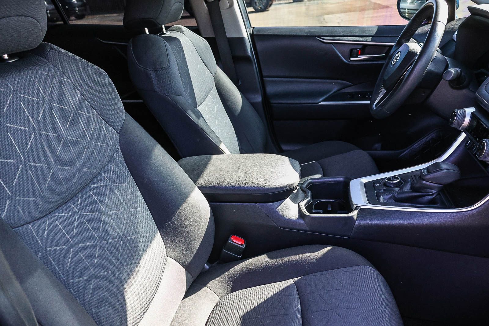 Used 2024 Toyota RAV4 XLE w/ Convenience Package image 18