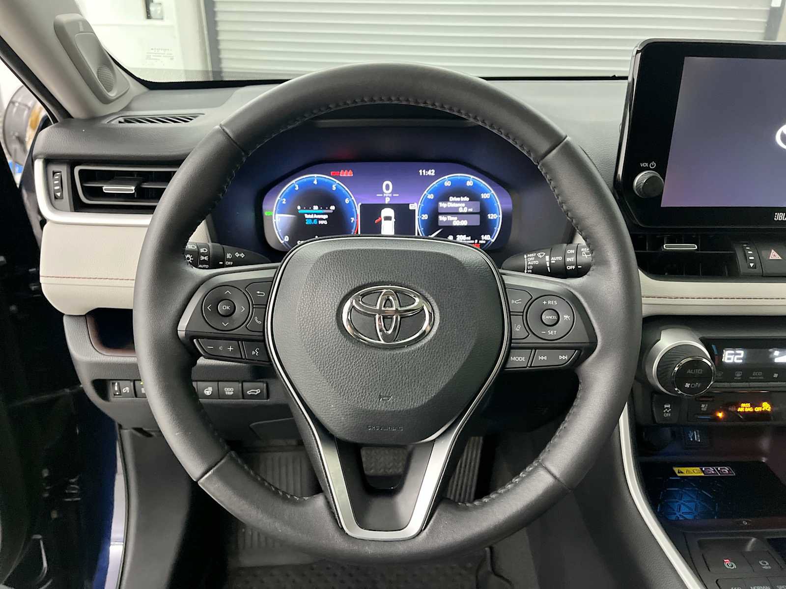 Used 2023 Toyota RAV4 Limited AWD/4WD image 17