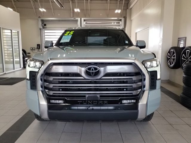 Used 2025 Toyota Tundra Limited AWD/4WD image 17