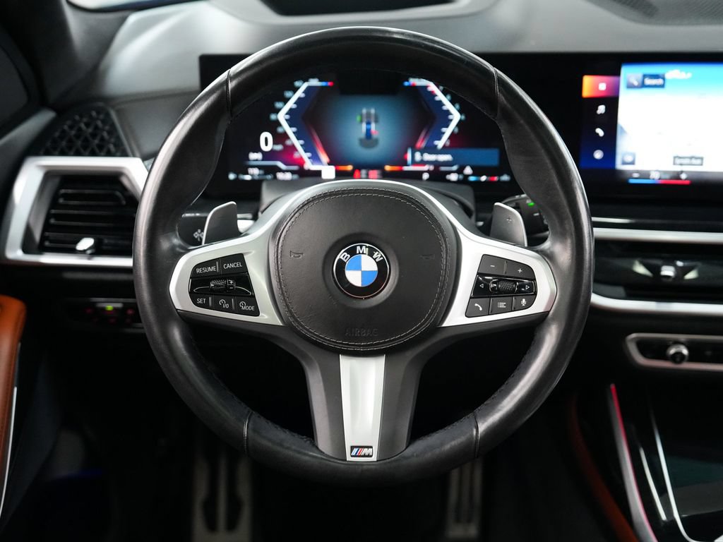 Used 2023 BMW X7 xDrive40i w/ M Sport Package AWD/4WD image 27