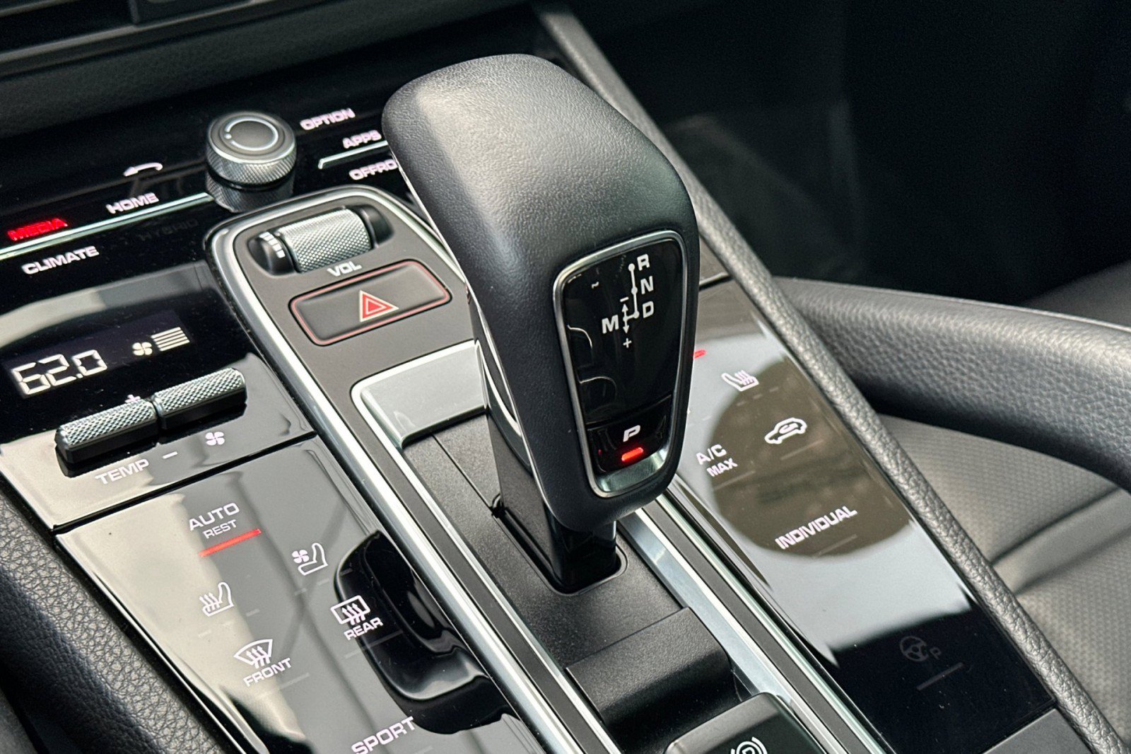 Used 2023 Porsche Cayenne image 22