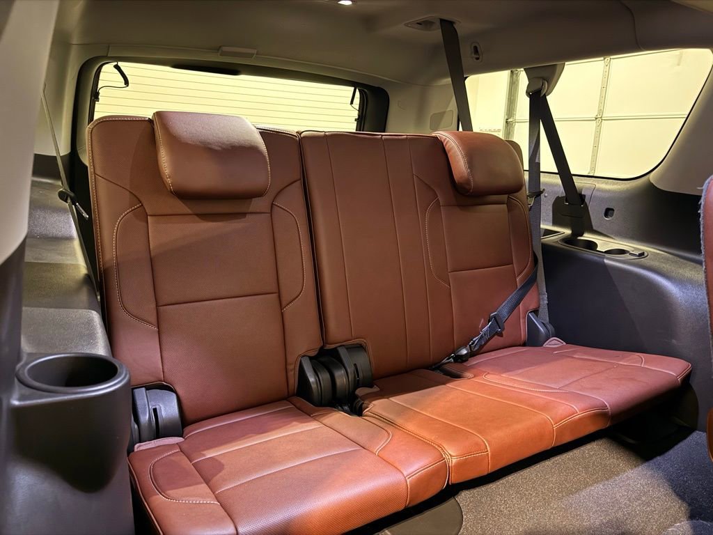 Used 2020 Chevrolet Suburban Premier w/ Premier Plus Edition image 37