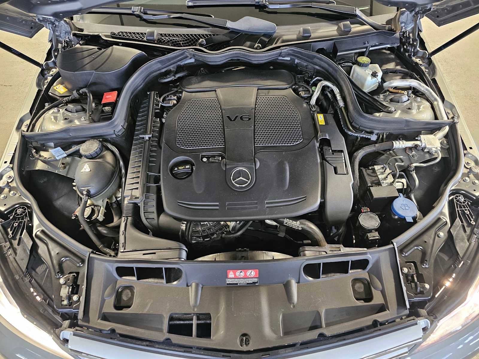 Used 2013 Mercedes-Benz C 300 Sport image 9