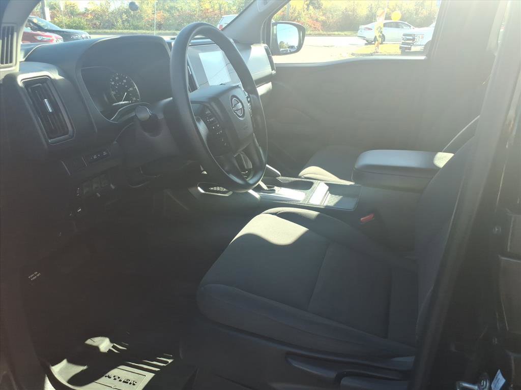 Used 2025 Nissan Frontier S image 12