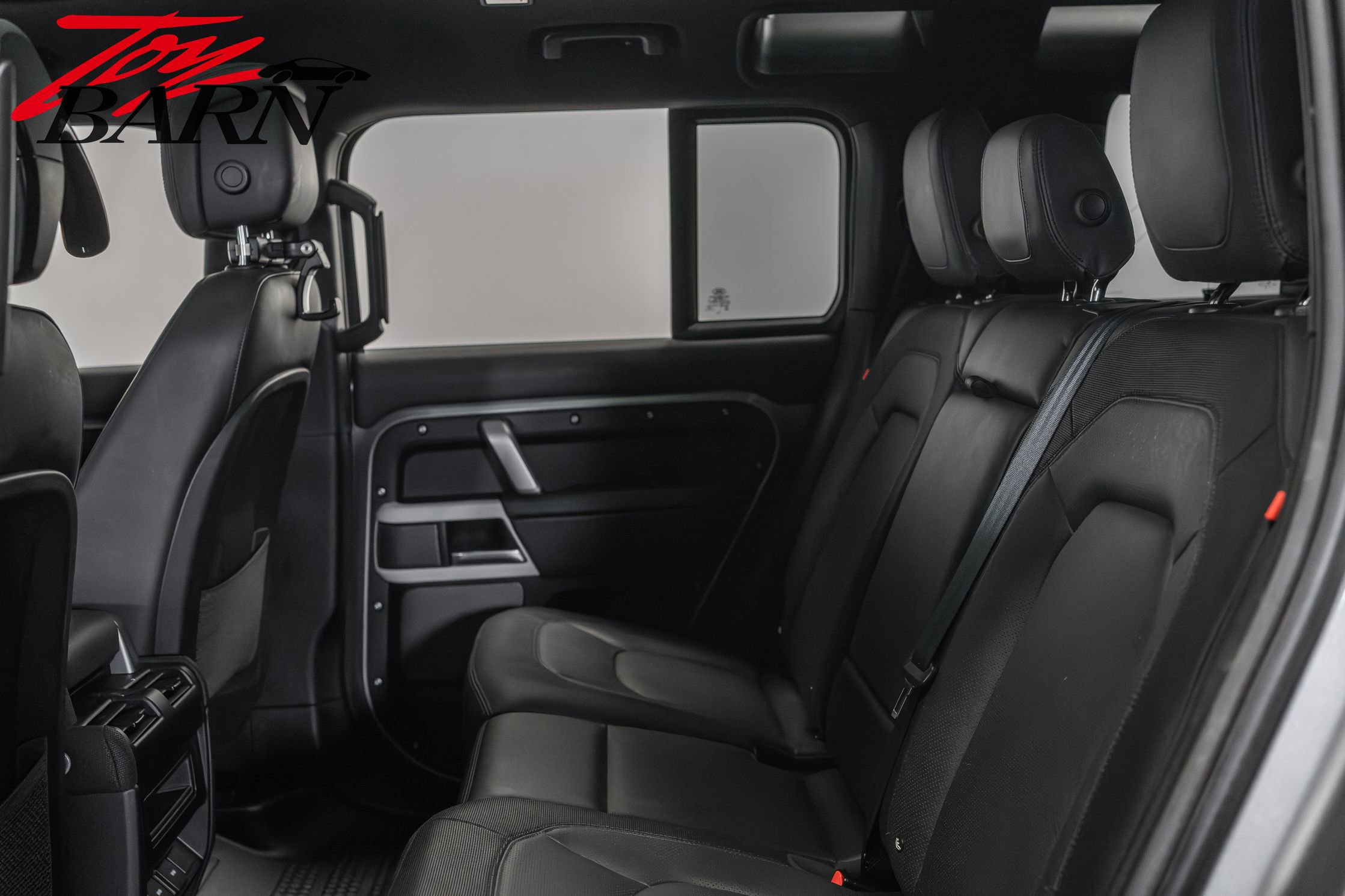 Used 2023 Land Rover Defender 110 X-Dynamic SE image 39