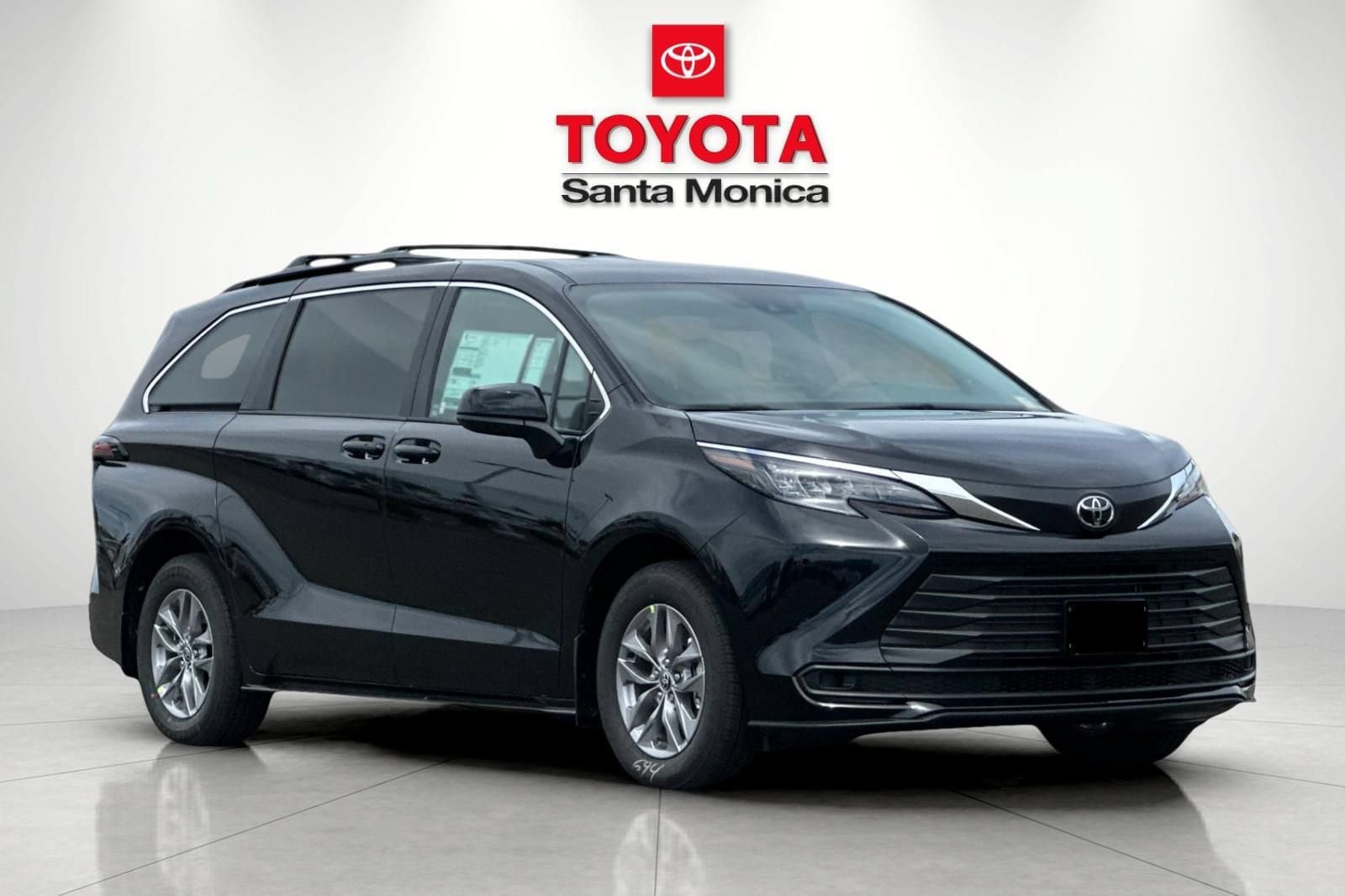 New 2026 Toyota Sienna LE