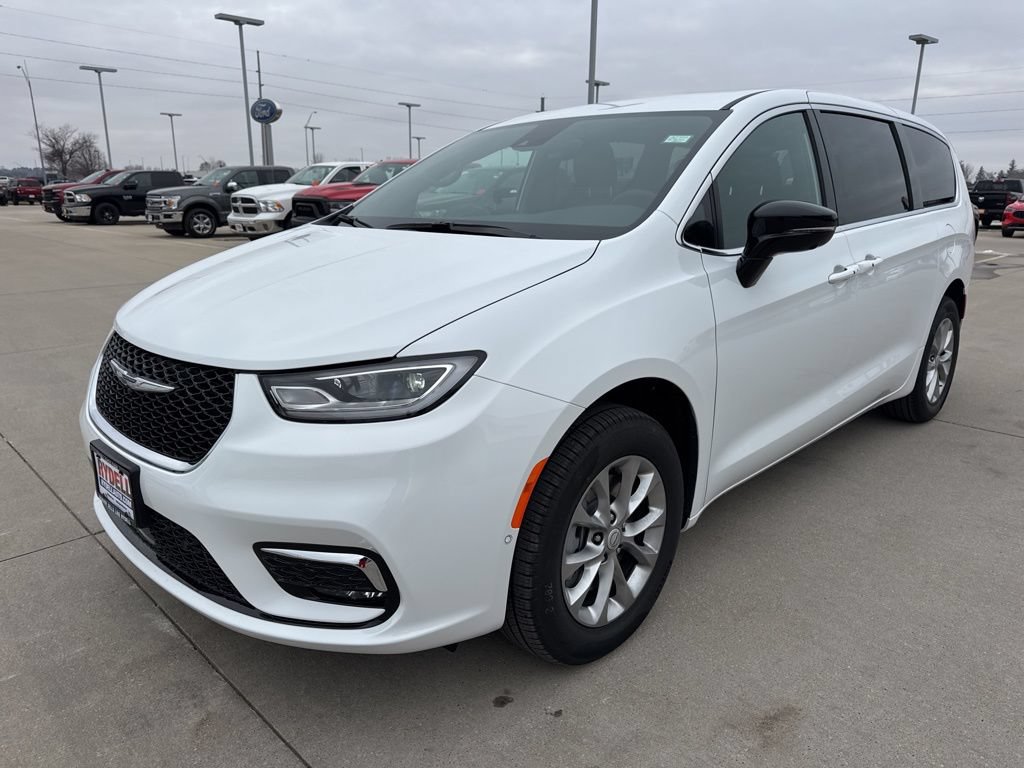 New 2026 Chrysler Pacifica Select AWD/4WD image 26