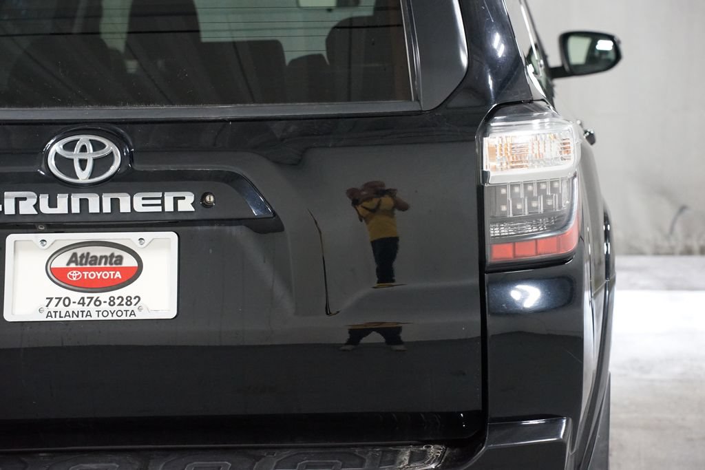 Certified 2017 Toyota 4Runner SR5 AWD/4WD image 10