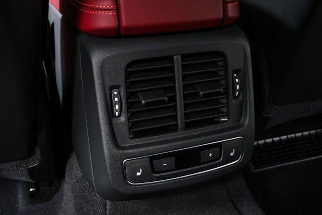 Used 2023 Audi e-tron GT Prestige image 20