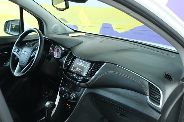 Used 2018 Chevrolet Trax LT w/ LT Convenience Package AWD/4WD image 10