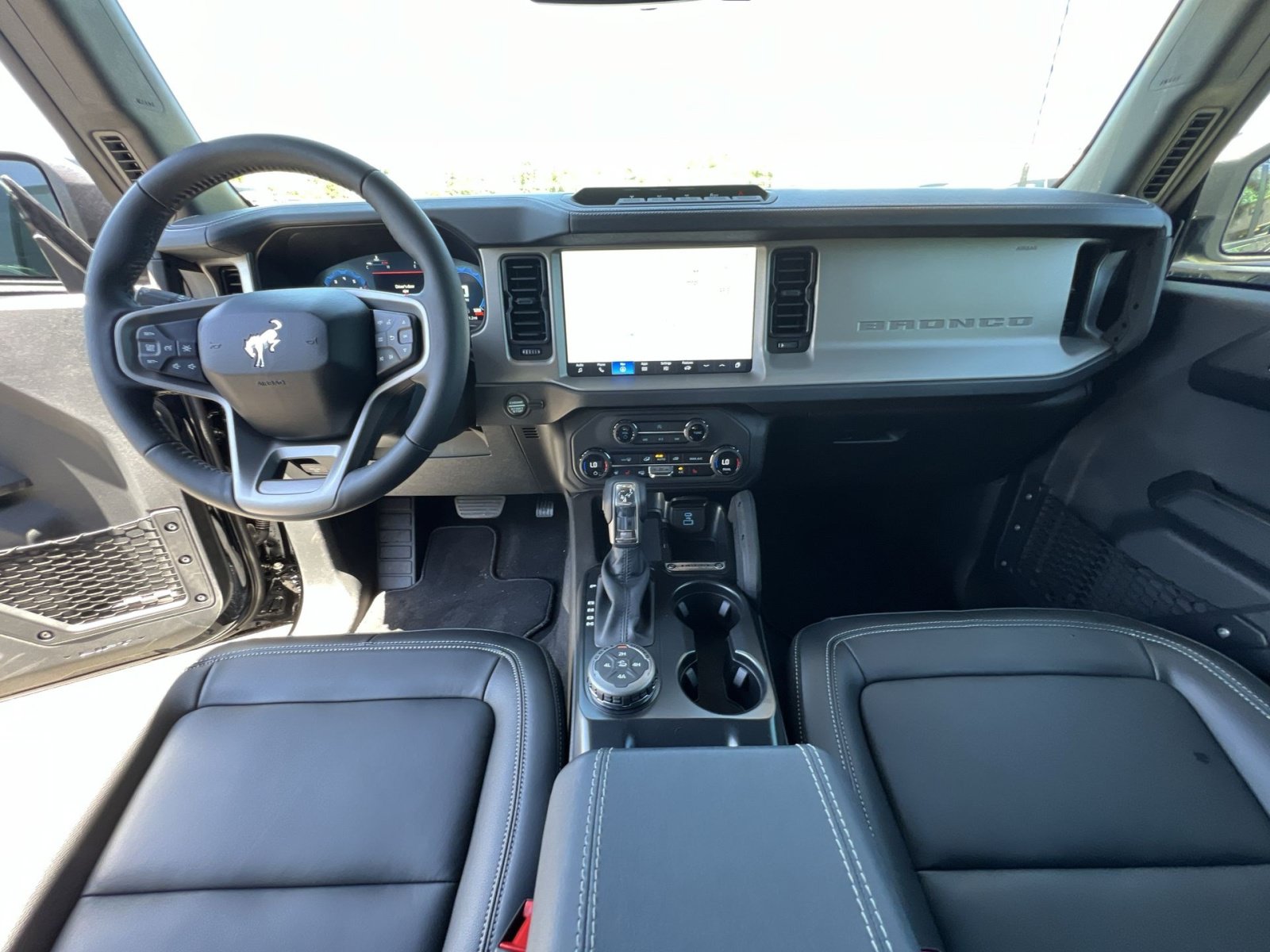 New 2025 Ford Bronco Outer Banks w/ Sasquatch Package AWD/4WD image 46