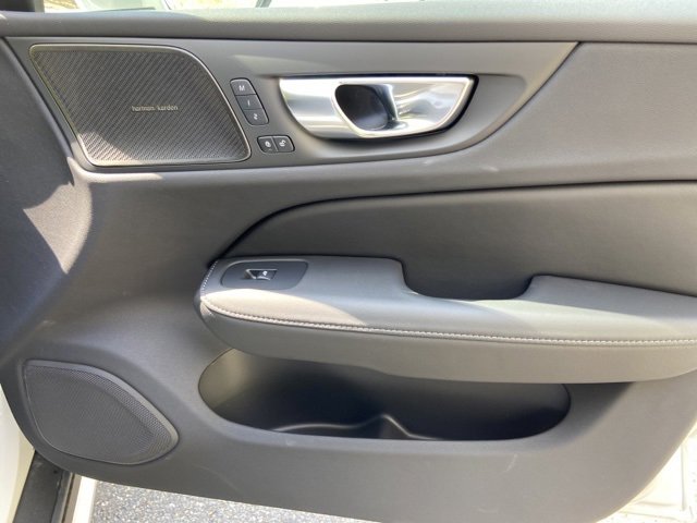 New 2025 Volvo V60 B5 Cross Country Ultra w/ Protection Package Premier image 18