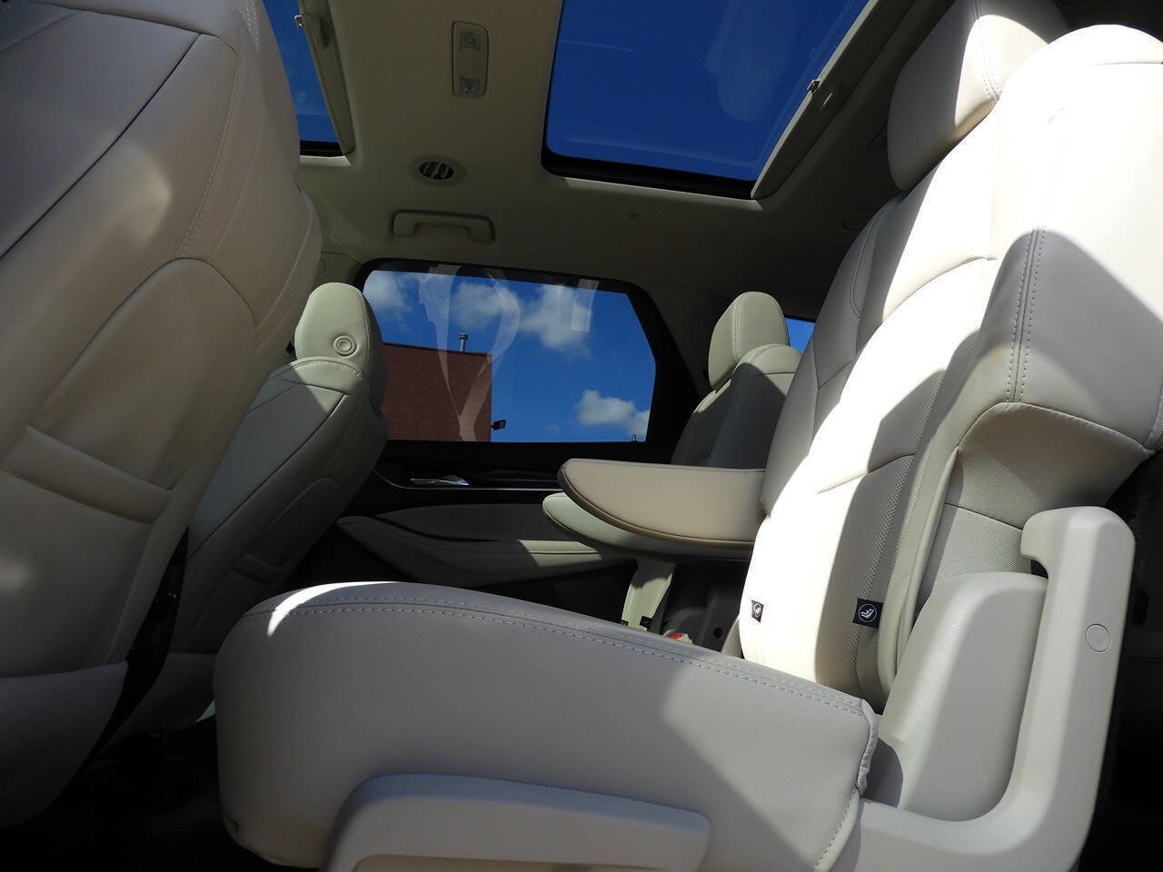 Used 2019 Buick Enclave Premium w/ Experience Buick Package AWD/4WD image 21