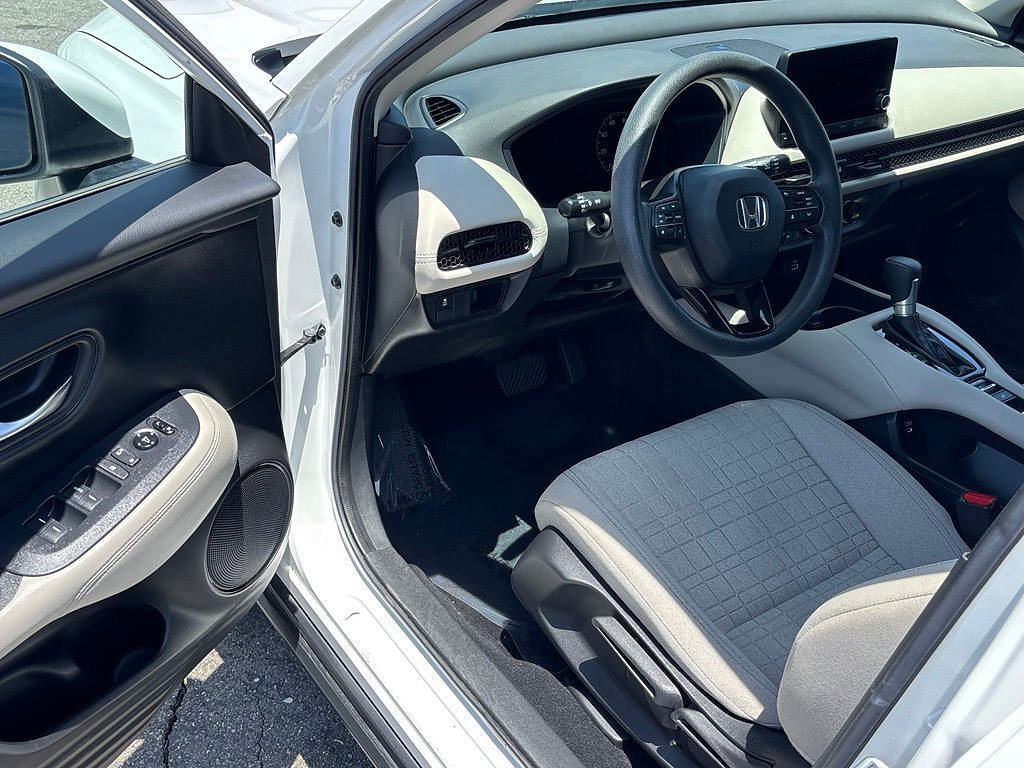 Used 2024 Honda HR-V LX image 8