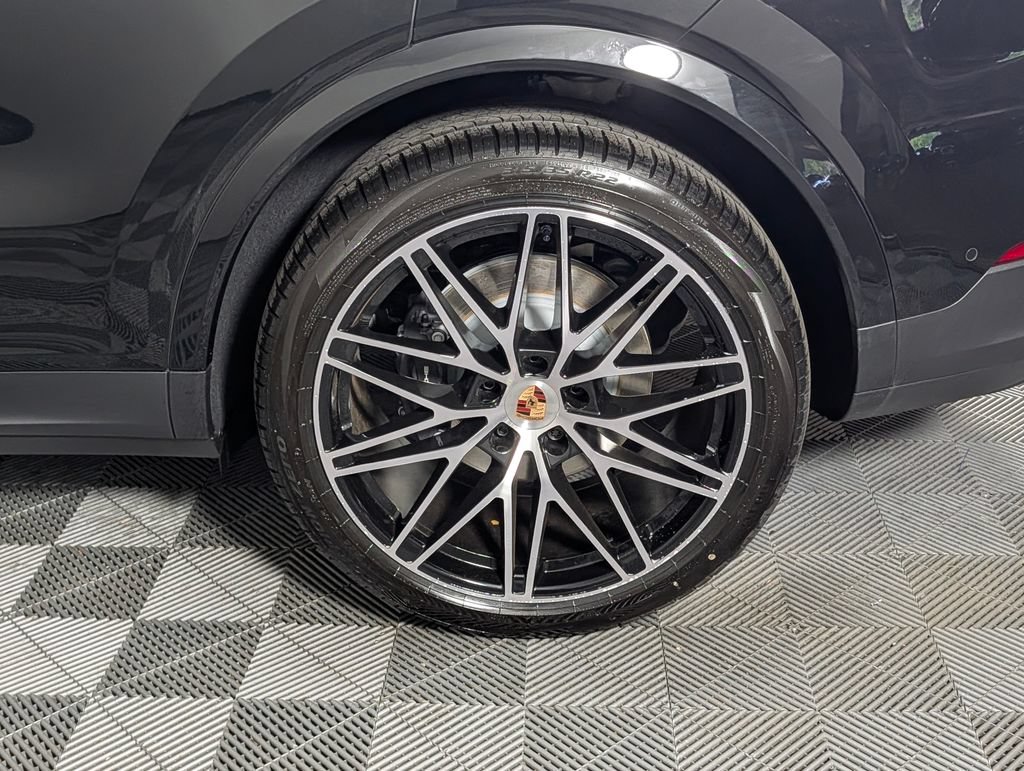 New 2026 Porsche Cayenne Coupe AWD/4WD image 12