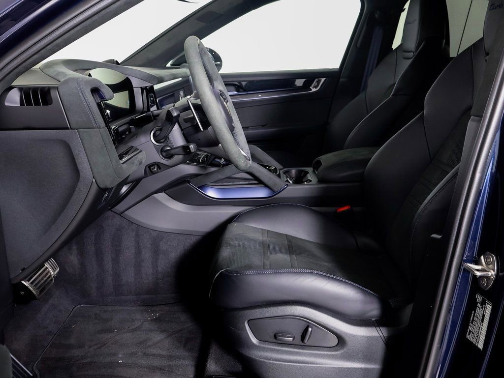 New 2025 Porsche Cayenne Turbo GT image 5