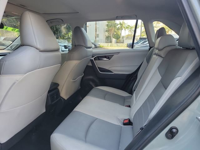 Used 2019 Toyota RAV4 XLE Premium image 8