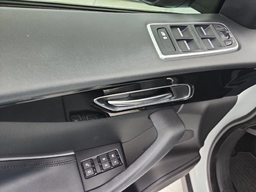 Used 2018 Jaguar F-PACE Premium AWD/4WD image 23