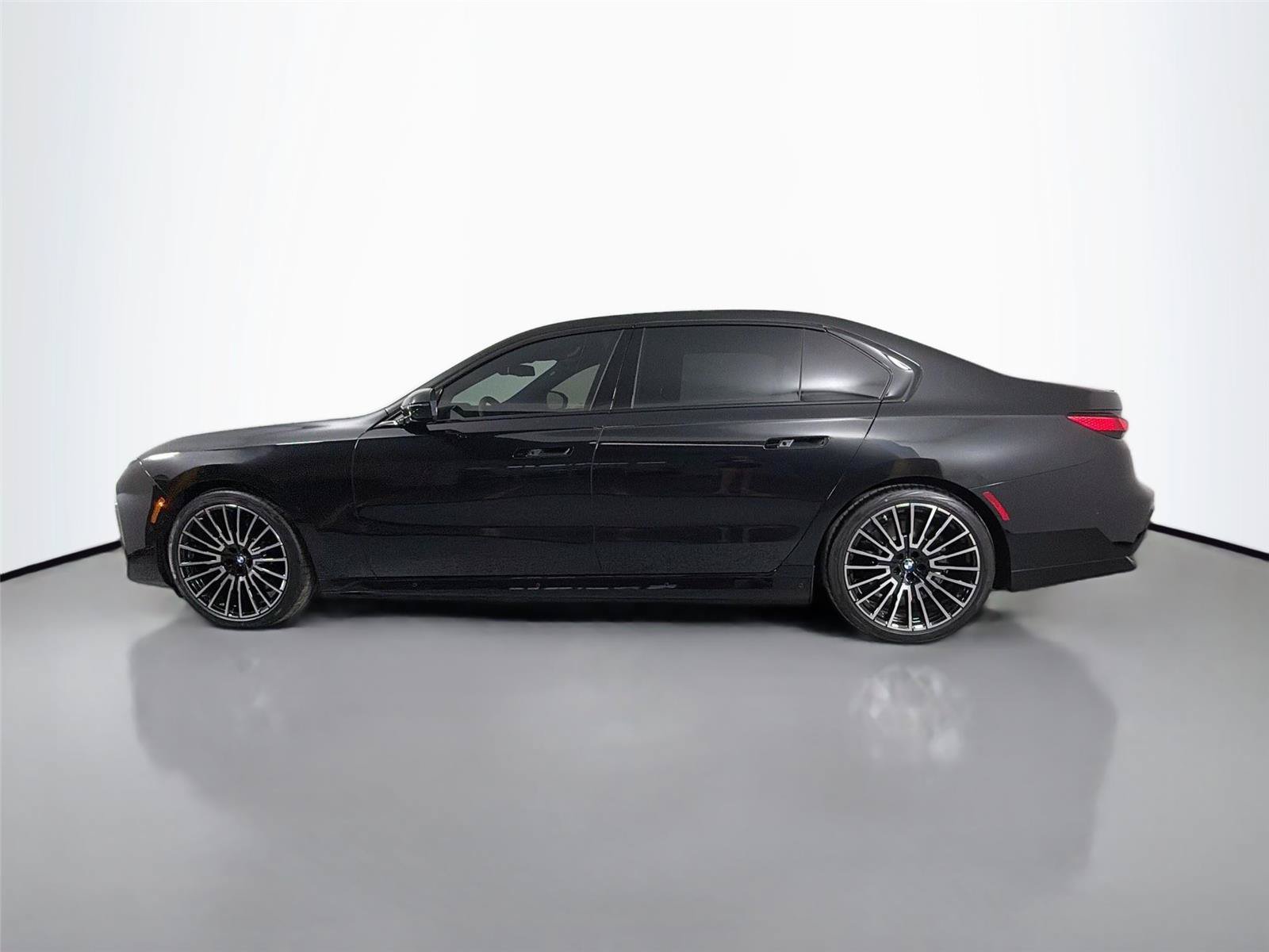New 2026 BMW i7 xDrive60 w/ Executive Package AWD/4WD image 8