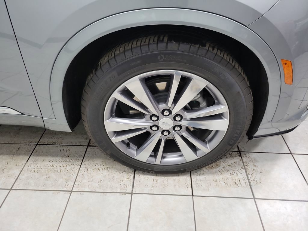 Used 2025 Cadillac XT6 Premium Luxury image 38