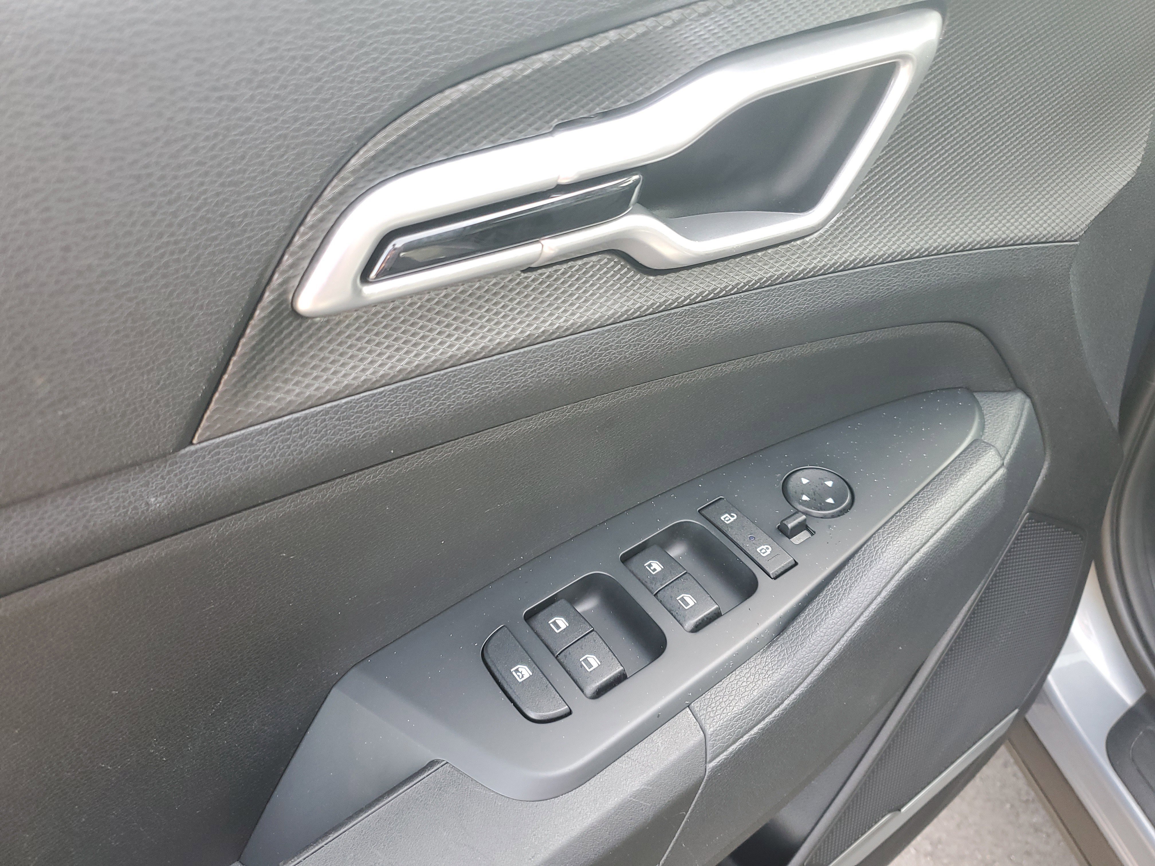 Used 2025 Kia Sportage LX FWD image 9