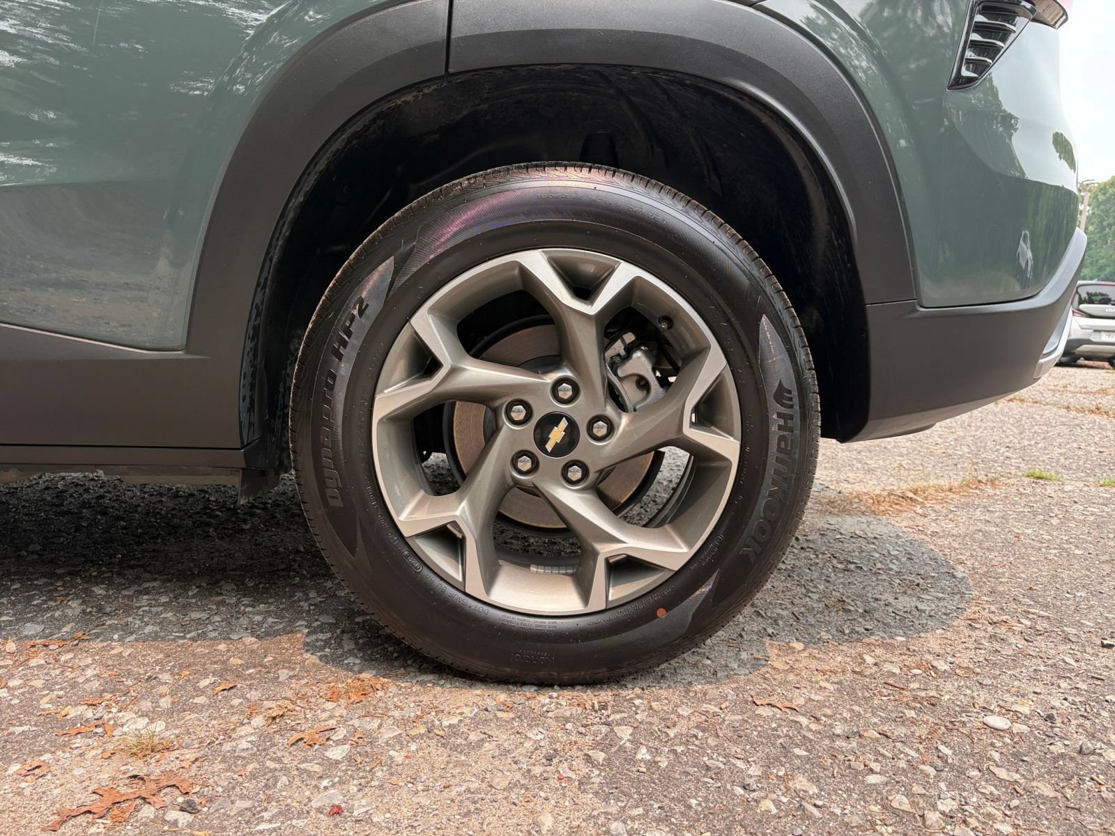 Used 2025 Chevrolet Trax LT FWD image 29