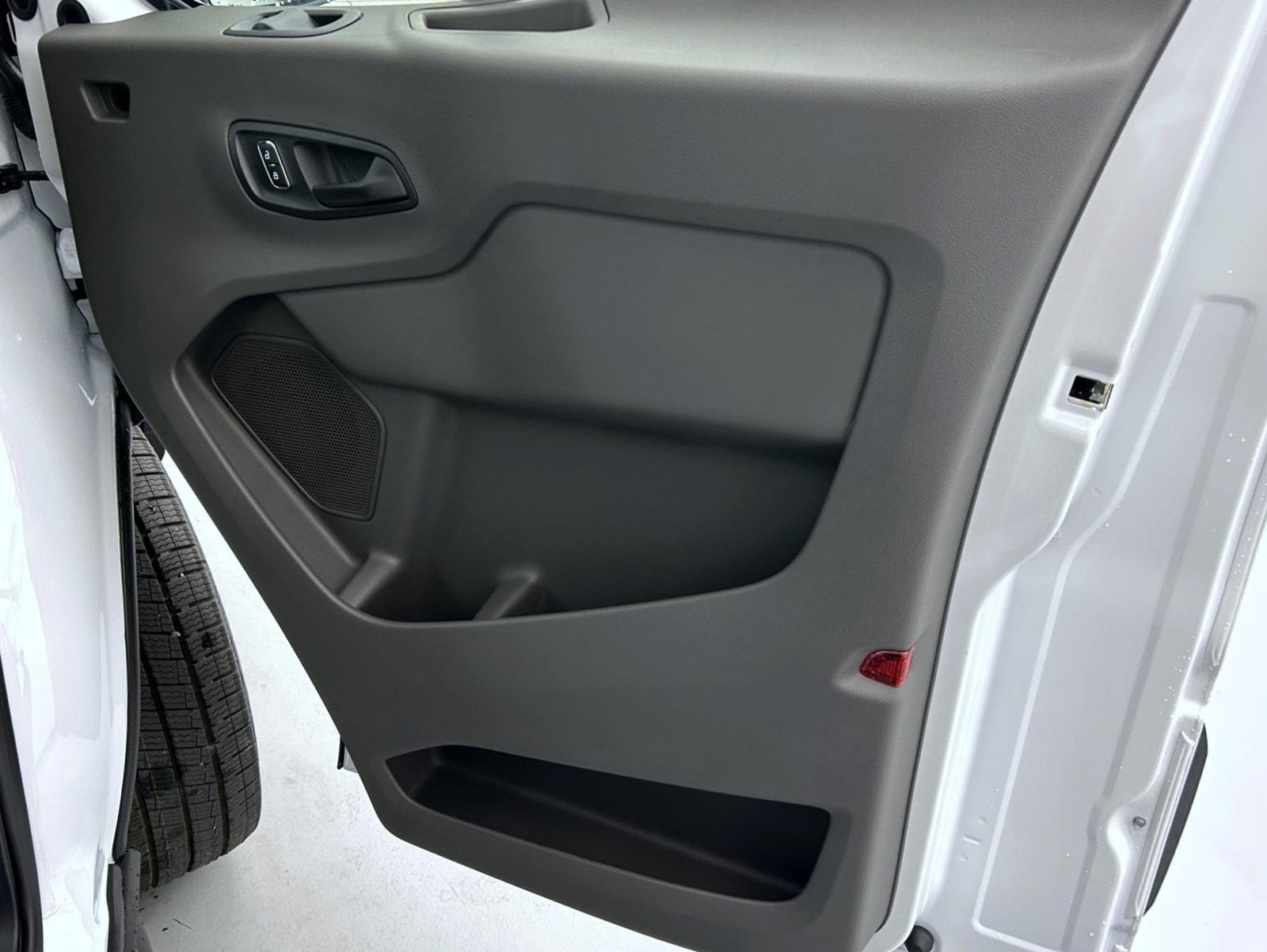 New 2027 Ford Transit 250 148 Medium Roof w/ Load Area Protection Package RWD image 16