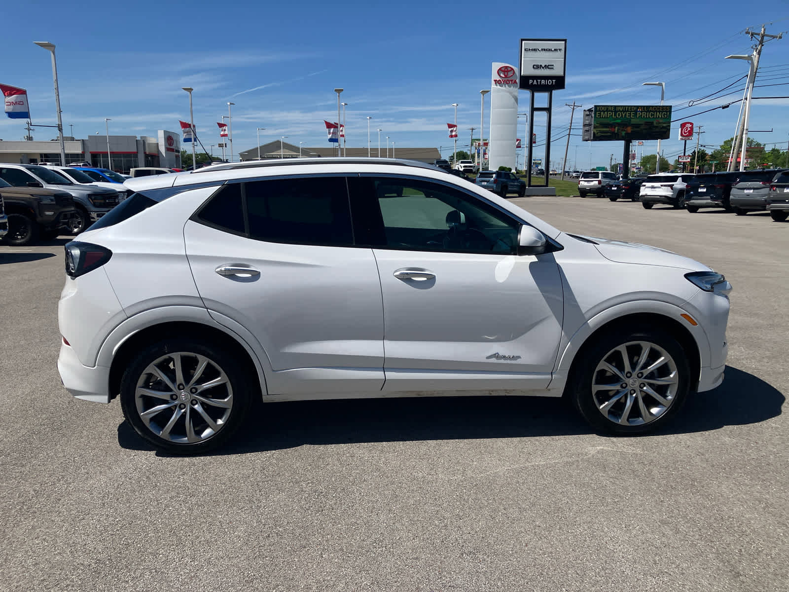 Used 2024 Buick Encore GX Avenir w/ Avenir Convenience Package AWD/4WD image 8
