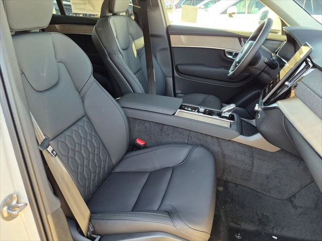 New 2026 Volvo XC90 T8 Plus w/ Protection Package AWD/4WD image 14