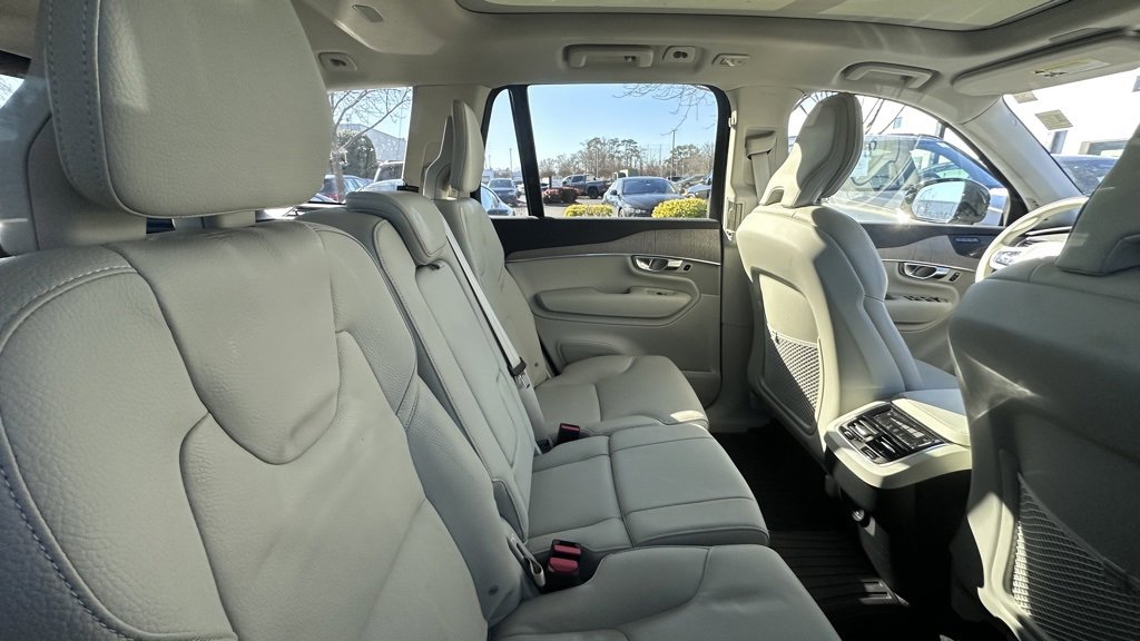 Used 2023 Volvo XC90 B5 Plus w/ Protection Package image 6