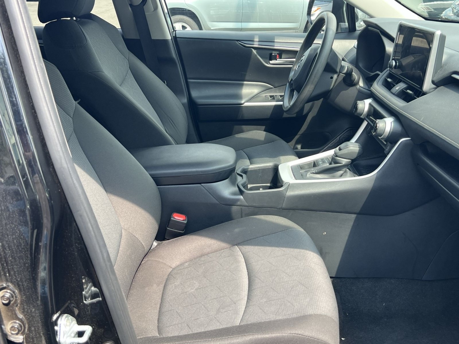 Used 2025 Toyota RAV4 XLE AWD/4WD image 24