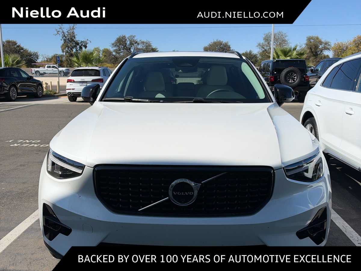 Used 2026 Volvo XC40 B5 Plus w/ Protection Package Premier