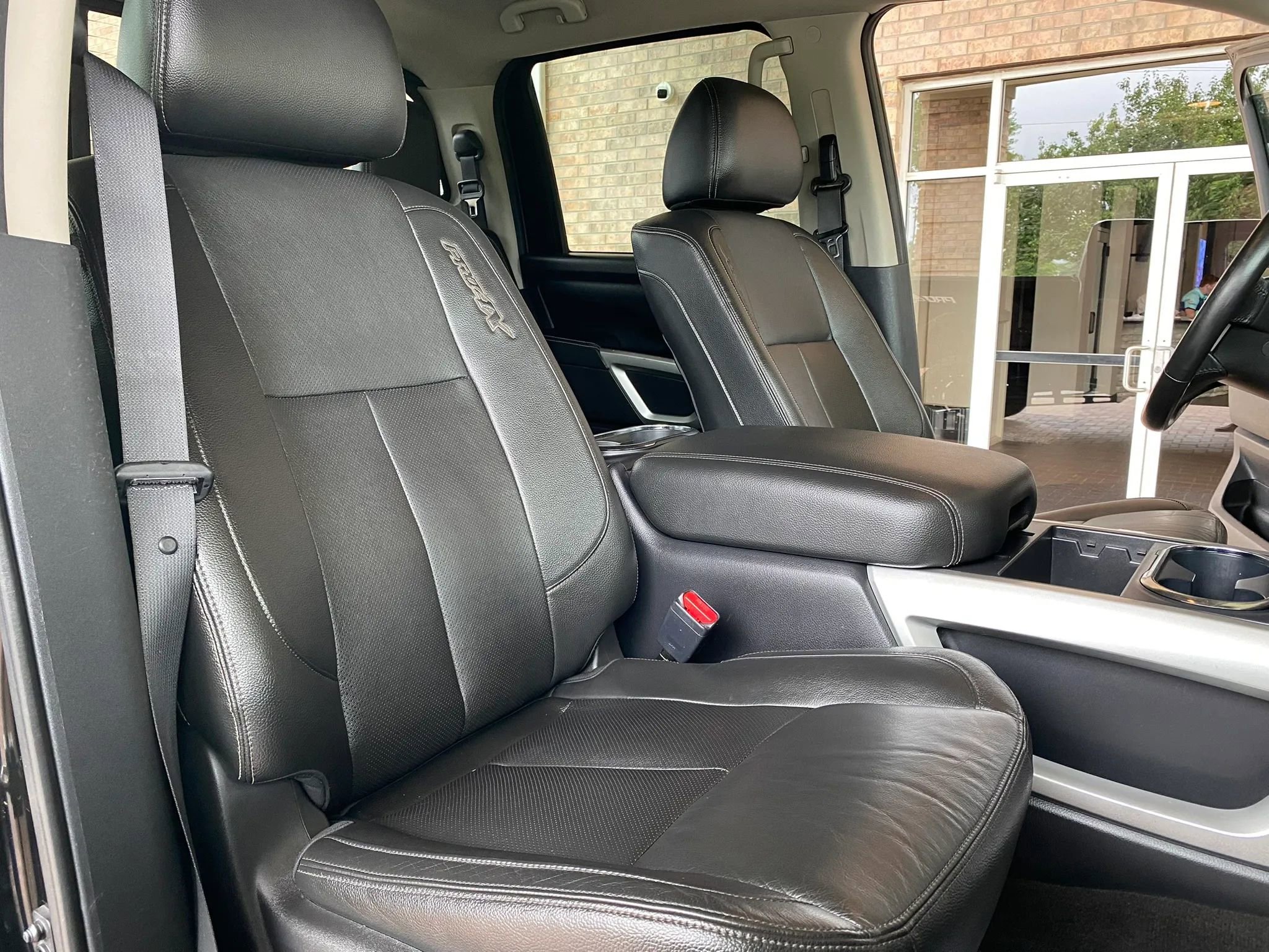 Used 2018 Nissan Titan PRO-4X w/ Pro-4x Convenience Package AWD/4WD image 20
