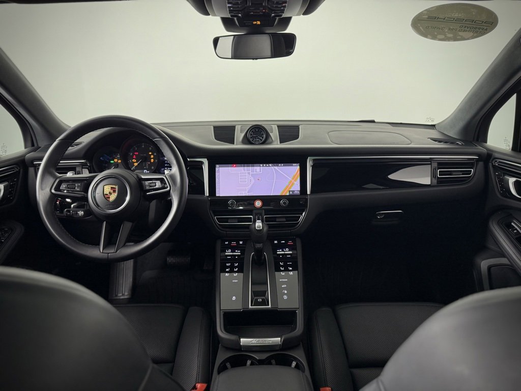 Certified 2024 Porsche Macan image 23