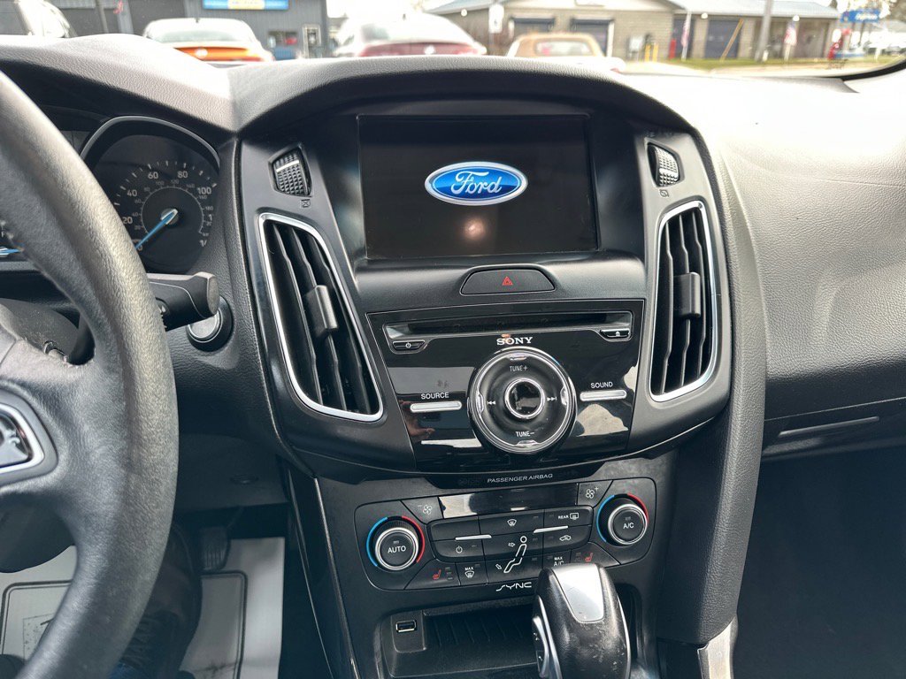 Used 2018 Ford Focus Titanium FWD image 26