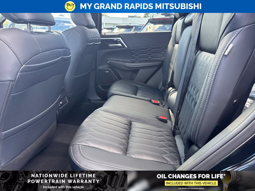 New 2026 Mitsubishi Outlander SEL AWD/4WD image 18