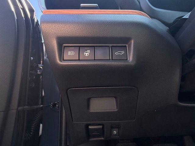 Used 2025 Toyota Grand Highlander FWD image 2