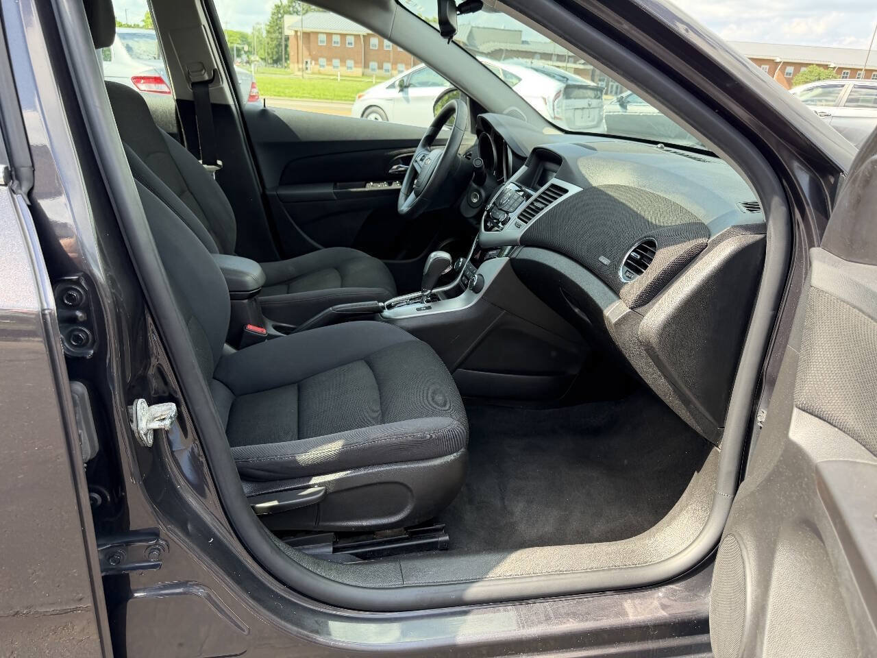 Used 2016 Chevrolet Cruze LT FWD image 11