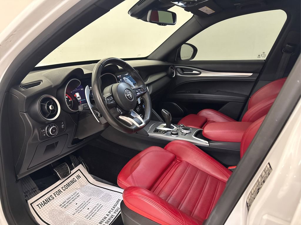 Used 2022 Alfa Romeo Stelvio Veloce AWD/4WD image 24