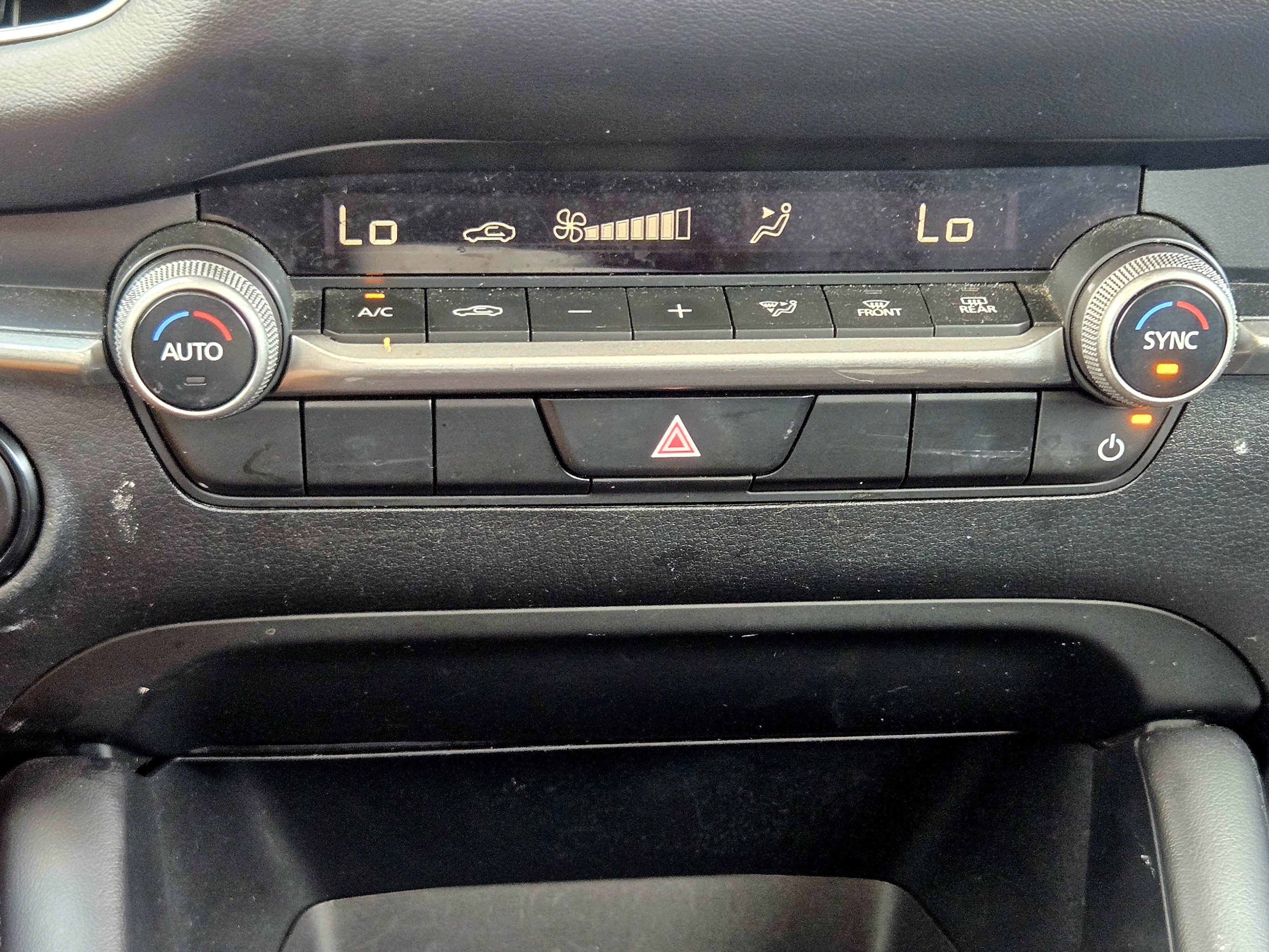 Used 2024 MAZDA MAZDA3 s FWD image 19
