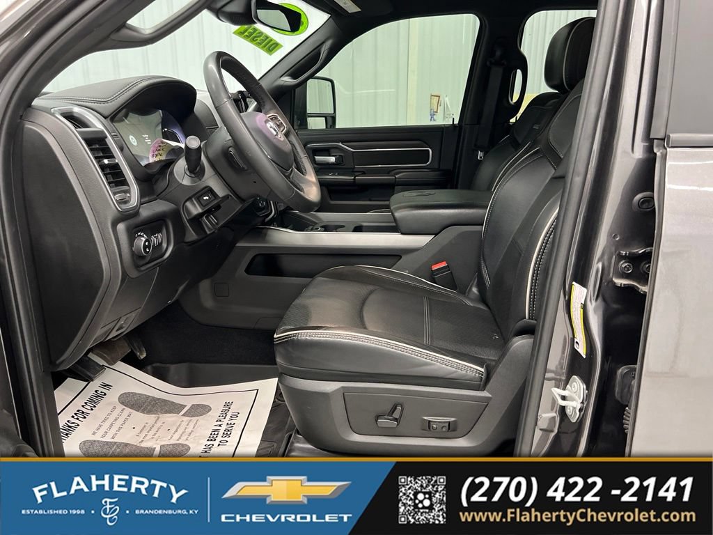 Used 2025 RAM 3500 Laramie w/ Max Tow Package AWD/4WD image 9