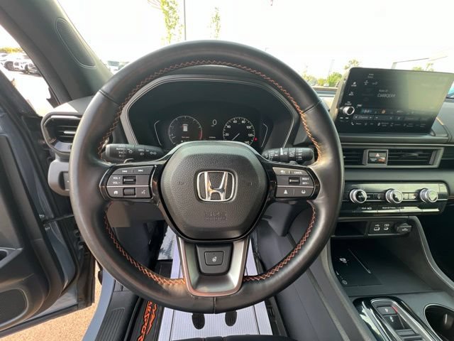 Used 2025 Honda Pilot TrailSport image 37