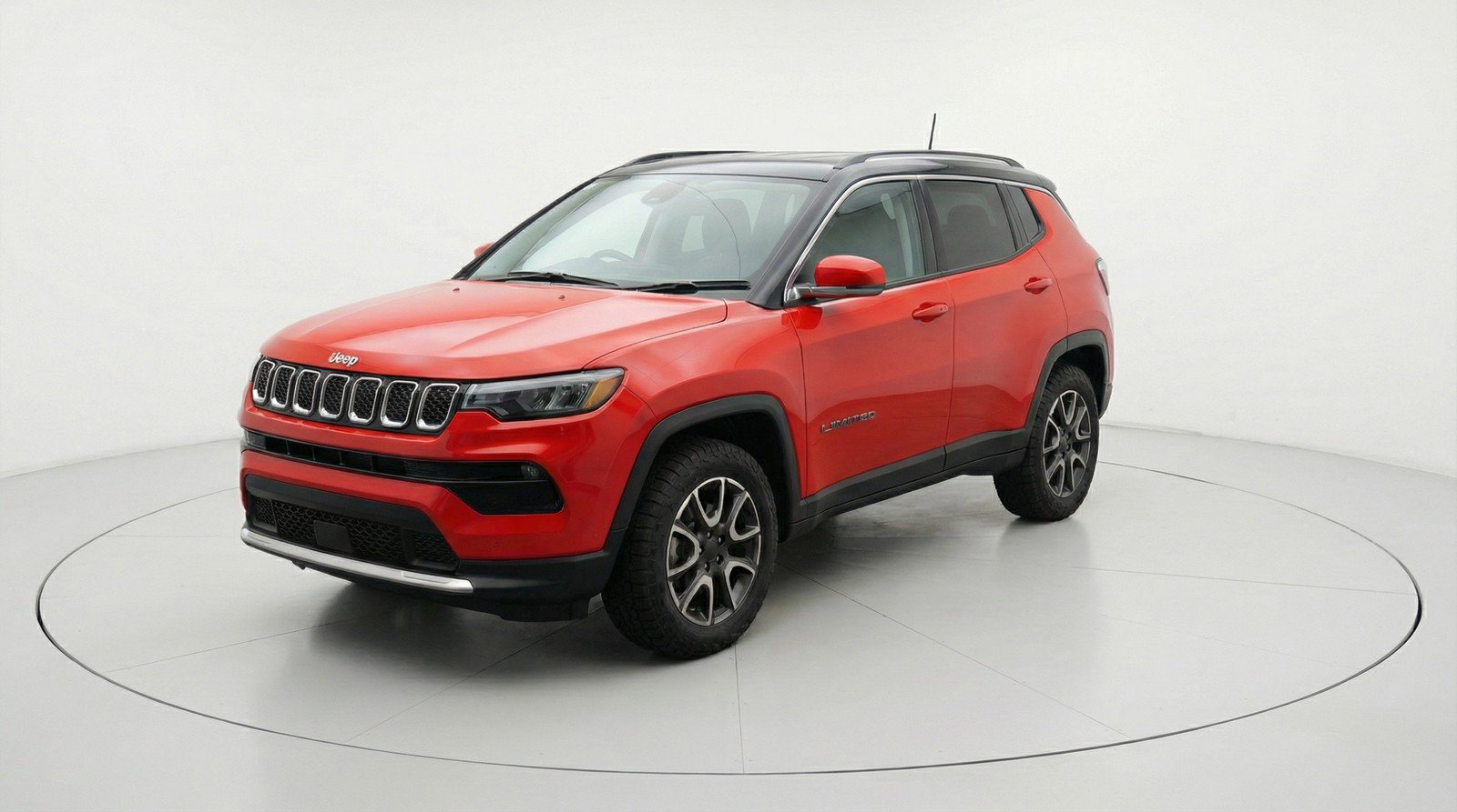 Used 2025 Jeep Compass Trailhawk image 3