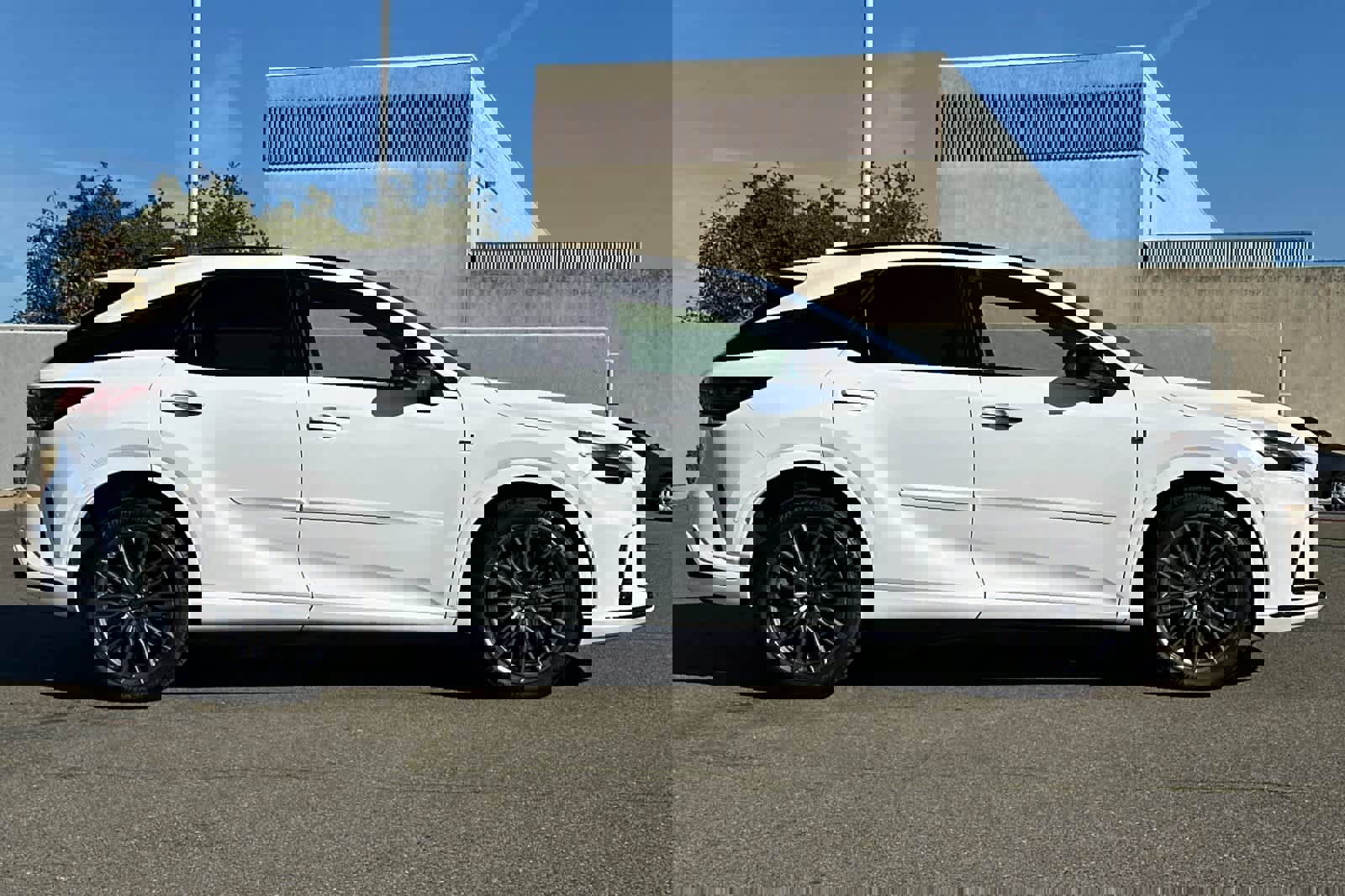 Used 2023 Lexus RX 500h F Sport image 6