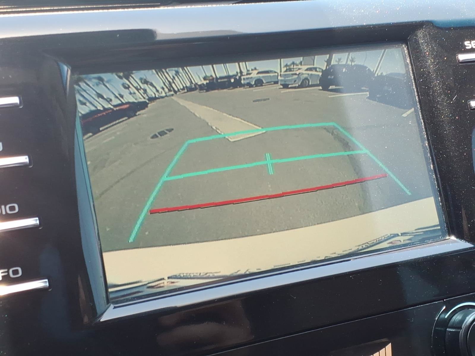 Used 2018 Toyota Camry SE FWD image 17